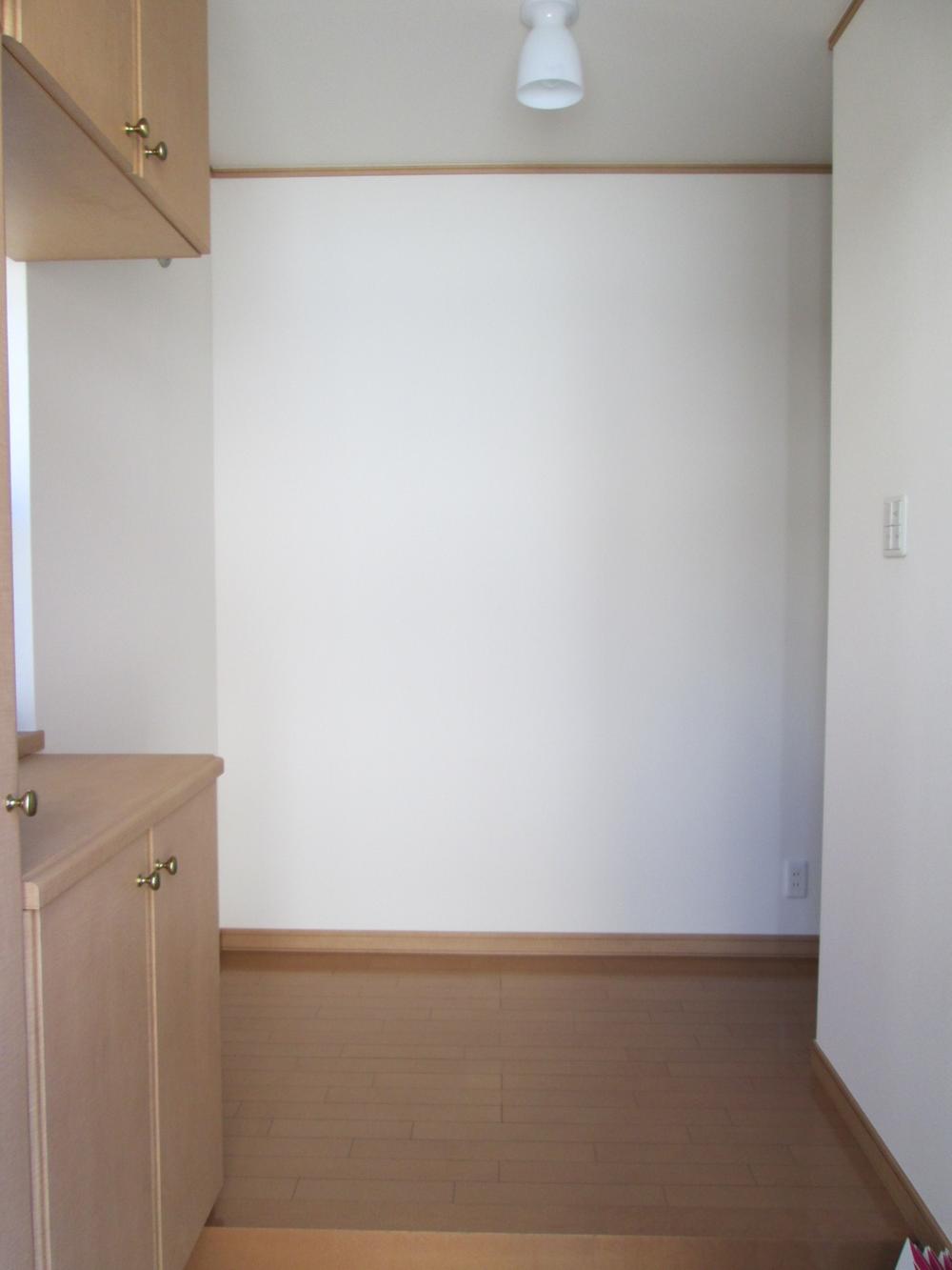 Entrance. Entrance space is also spacious. 