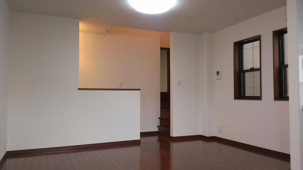 Living. It is a good living and easy to use. 