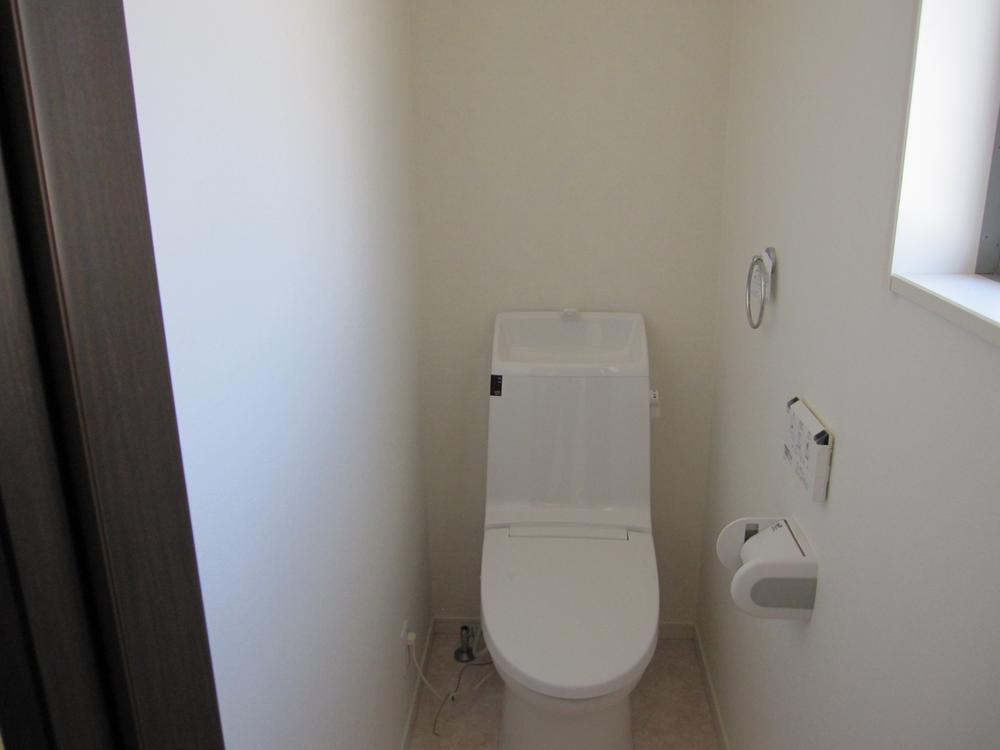 Toilet. Interior image
