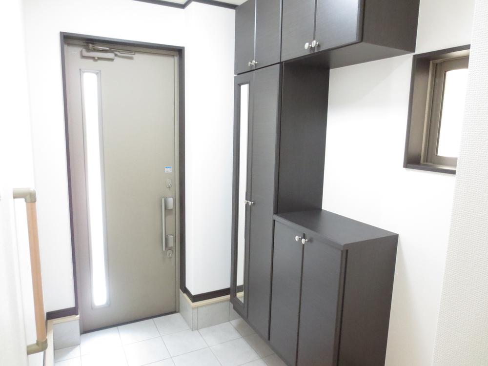 Entrance. In spacious entrance, Also can be stored a lot in the cupboard (^ O ^)