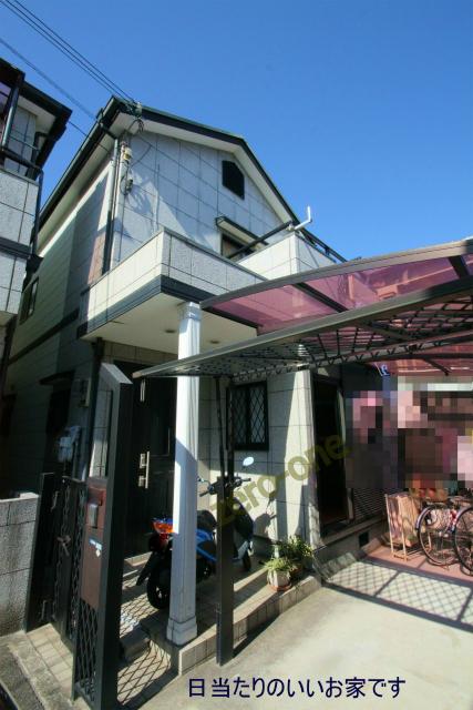 Local appearance photo. November 1995 Architecture Sunny nice house