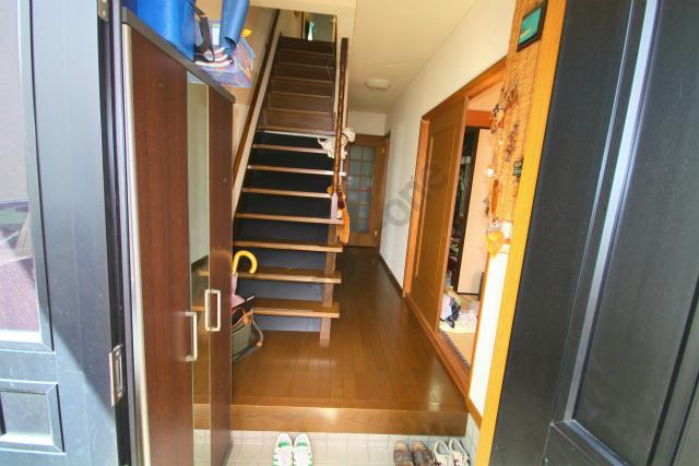 Entrance. It is the entrance of the design that was loose in a little spread