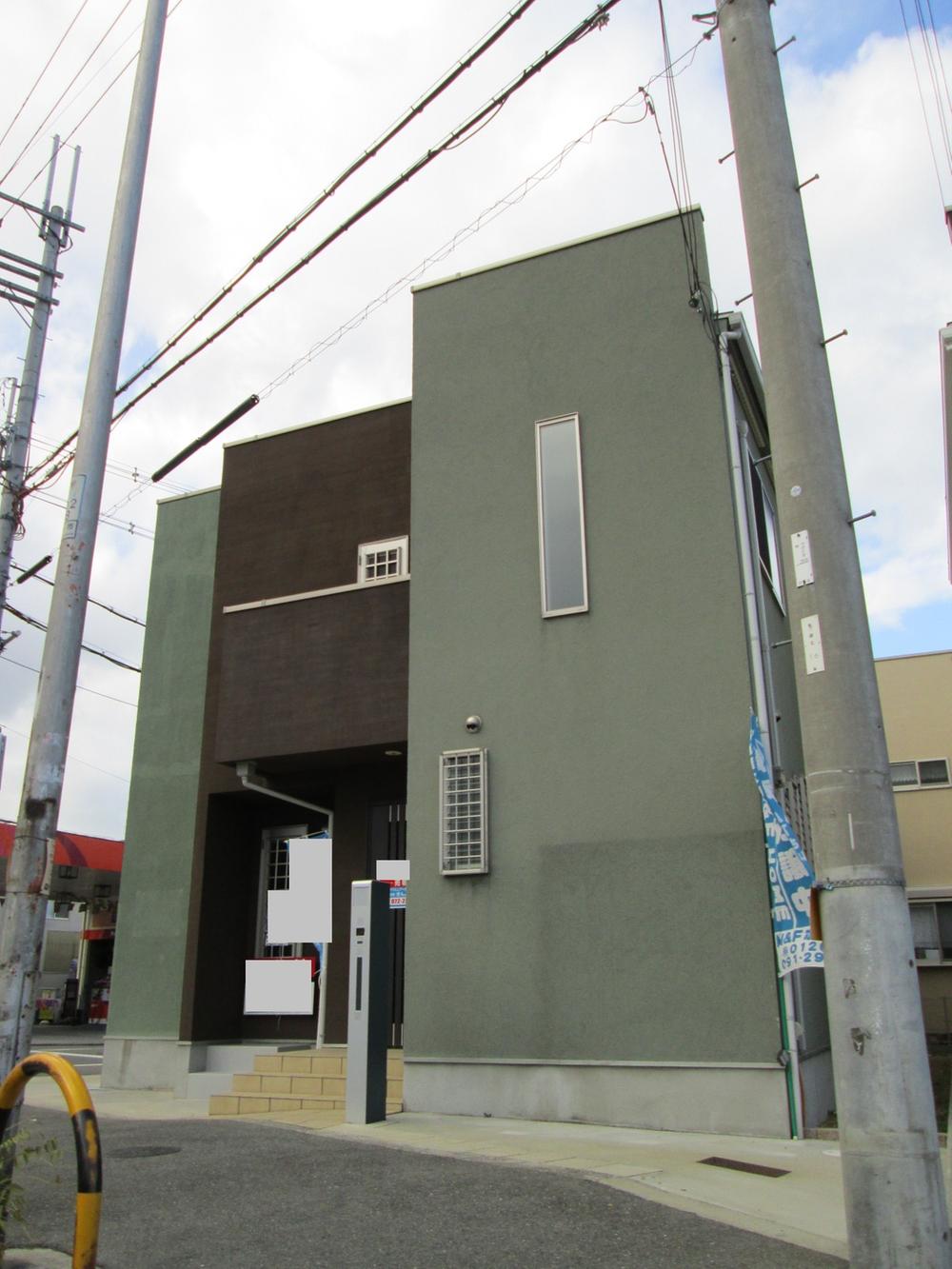 Local appearance photo. High quality stylish appearance.