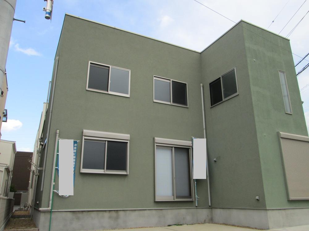 Local appearance photo. I like the modern look.