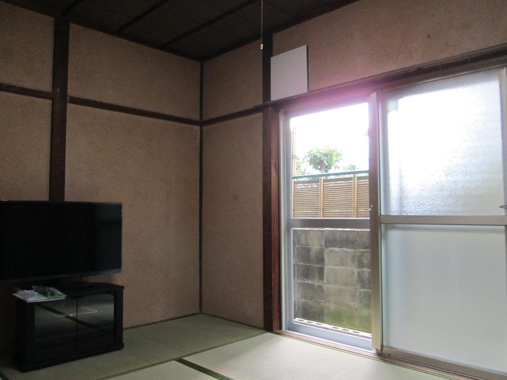 Non-living room. I hope there is also a Japanese-style room.