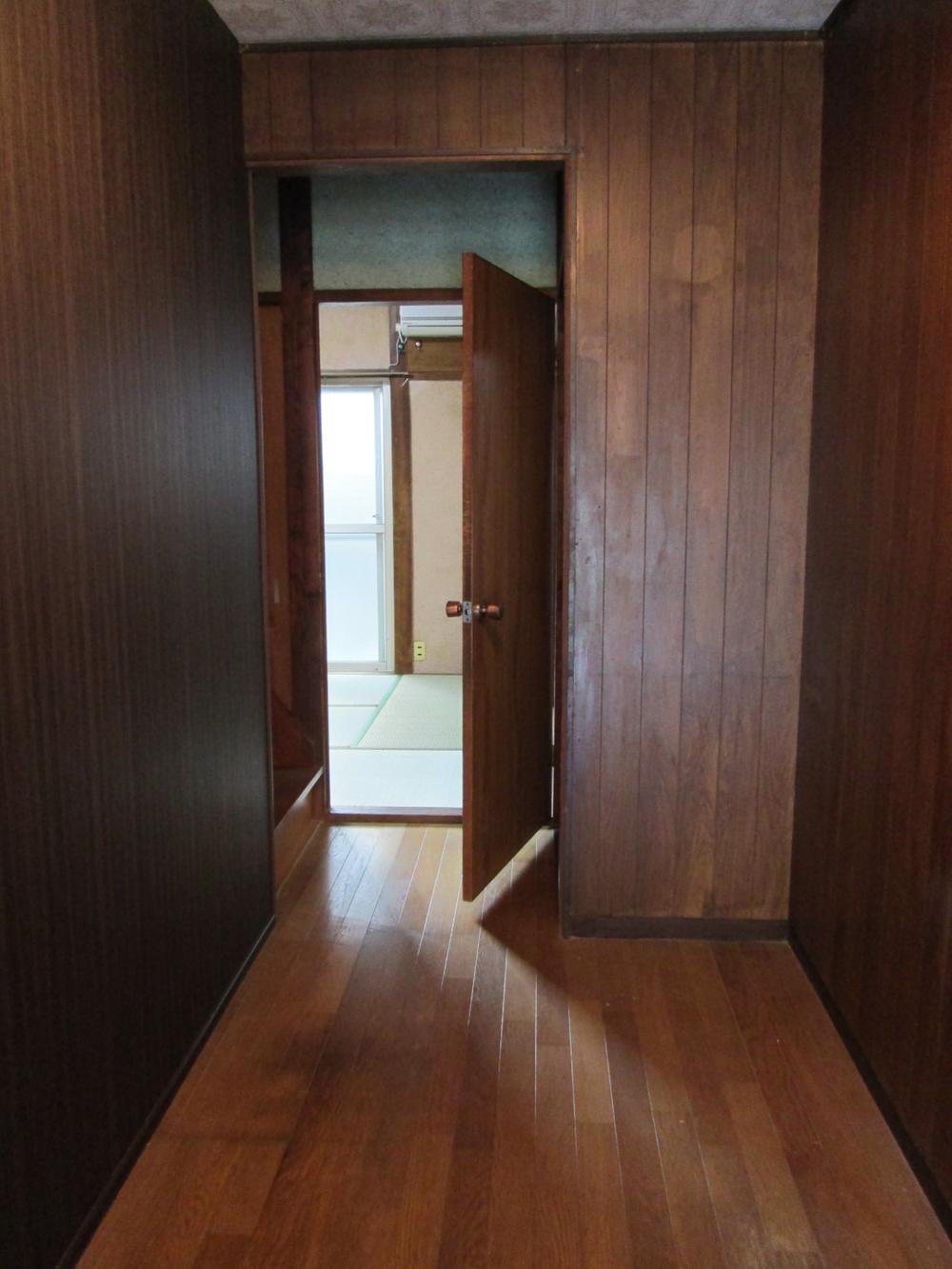 Other introspection. There are also clear corridor.