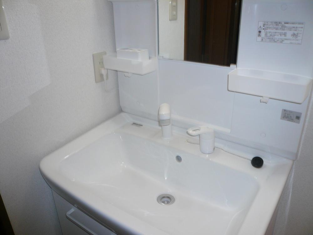 Wash basin, toilet. It is also beautiful washstand ☆