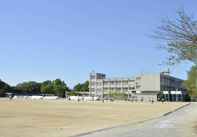 Junior high school. Municipal Fukusen until junior high school 1020m