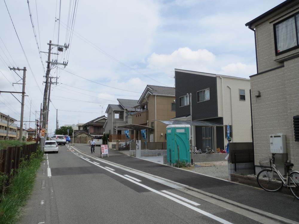 Local photos, including front road. Local (August 2013) Shooting