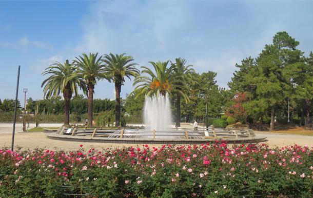 park. Dotted with lush park is within walking distance from 1020m local to Hamaderakoen. Hamaderakoen of the vast site is the resting place with the oldest history in Osaka. (Hamaderakoen / Walk 13 minutes)