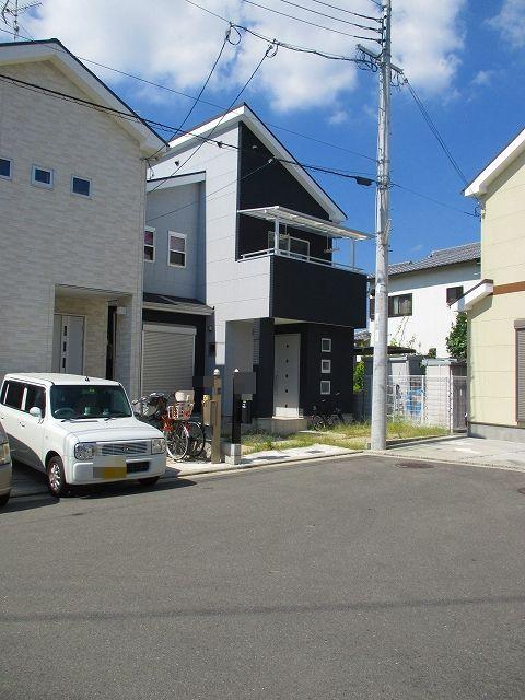 Local appearance photo. Local (10 May 2013) Shooting