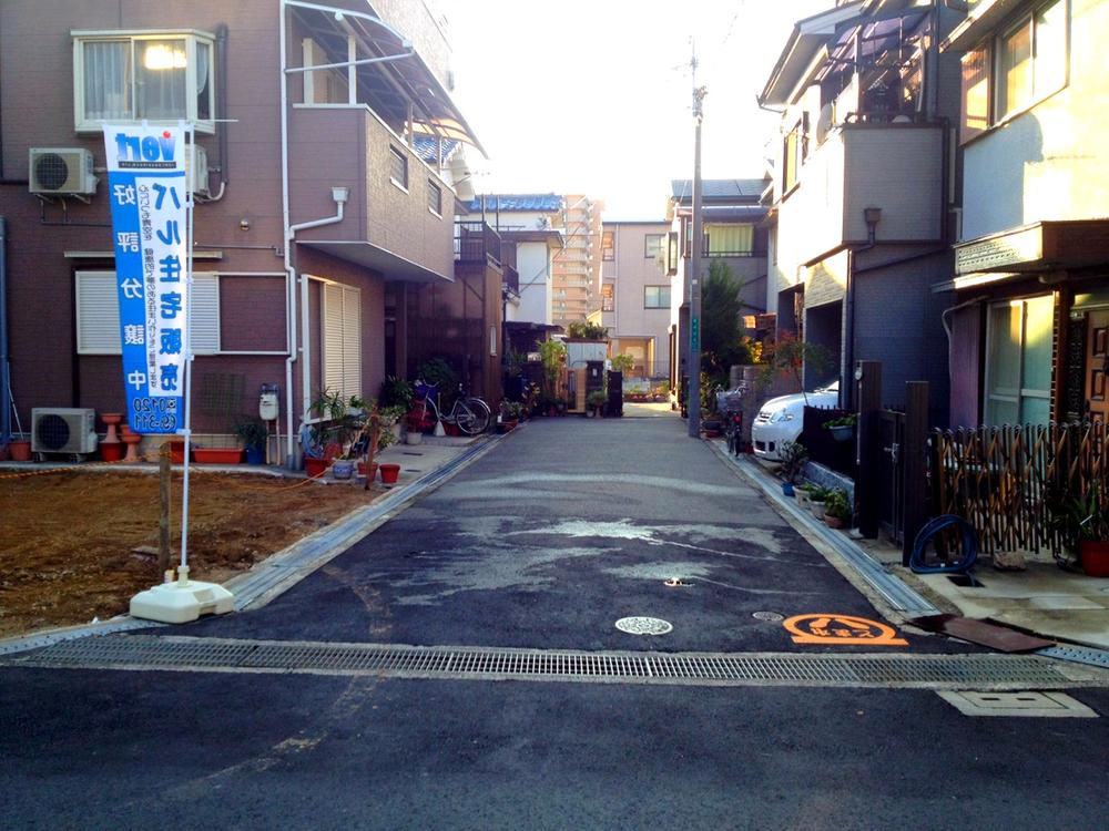 Local photos, including front road. Local (12 May 2013) Shooting