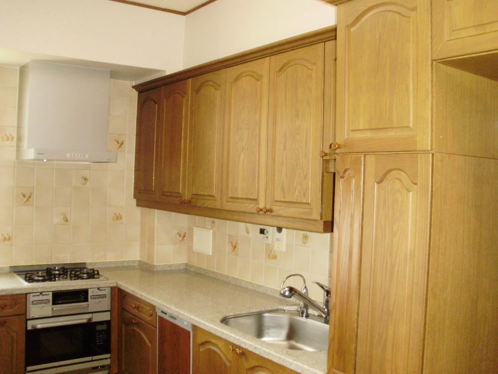 Kitchen. Room (May 2012) shooting