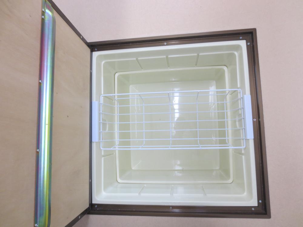 Receipt. Underfloor Storage