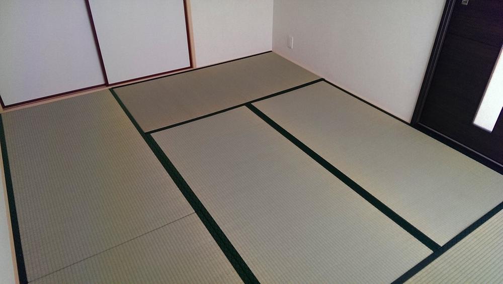 Non-living room. Local (12 May 2013) Shooting