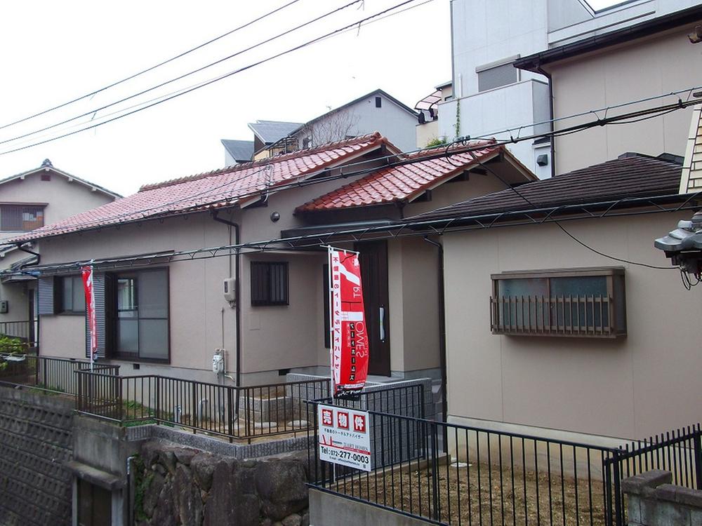 Local appearance photo. Indoor (12 May 2013) Shooting