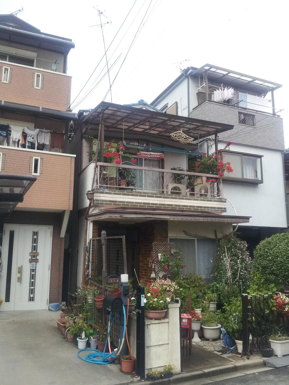 Local appearance photo