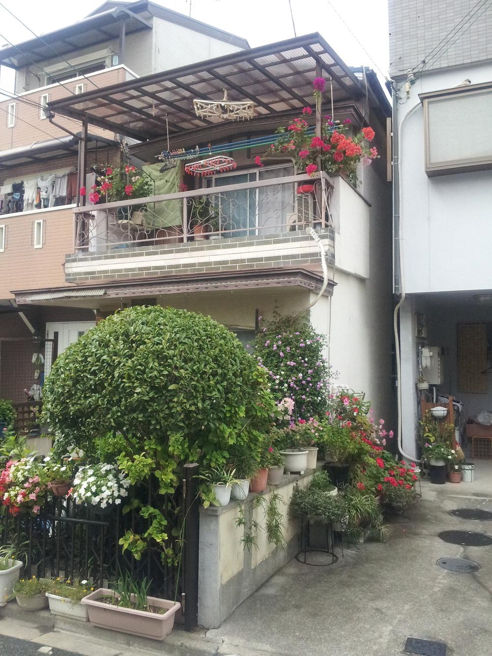 Local appearance photo