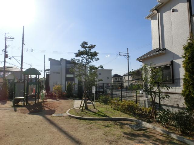 park. Local No. 11 area (November 2013) from the park in the shooting No. 1 land north