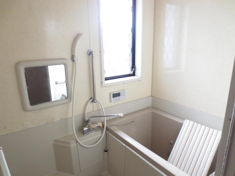 Bathroom. Sunny bathroom with window ☆ 