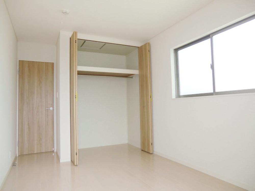 Same specifications photos (Other introspection). Same specifications photos (Western-style)