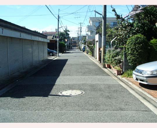 Local photos, including front road. Local (10 May 2013) Shooting