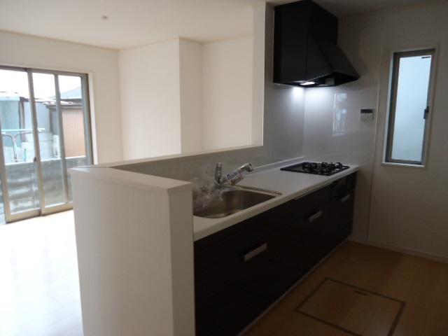 Kitchen. Construction example photo