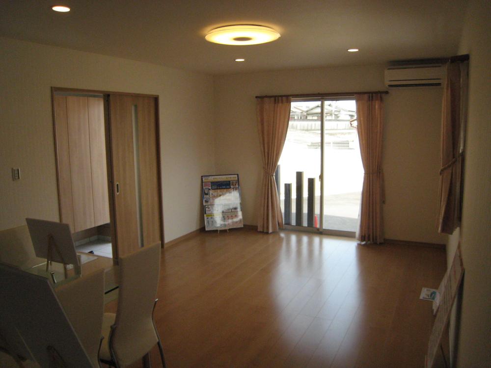 Other. Living-dining atmosphere was calm in the LED lighting.