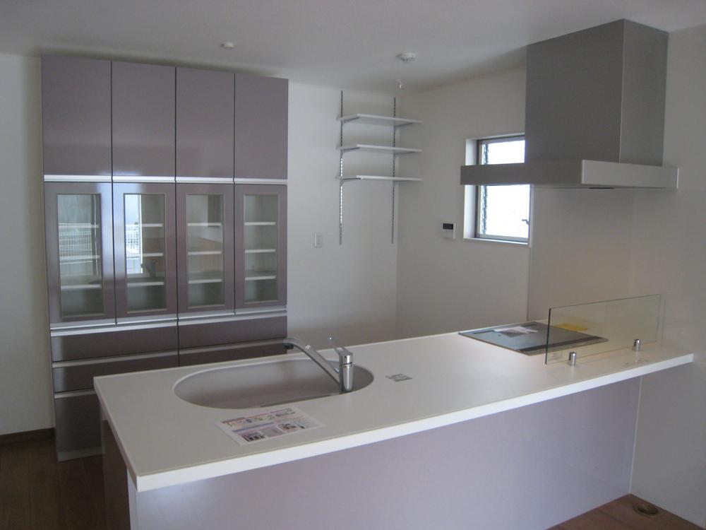 Other. Model house Island Kitchen Standard specification Equipped with the popular islands in the standard Was realized the LDK with clean and airy