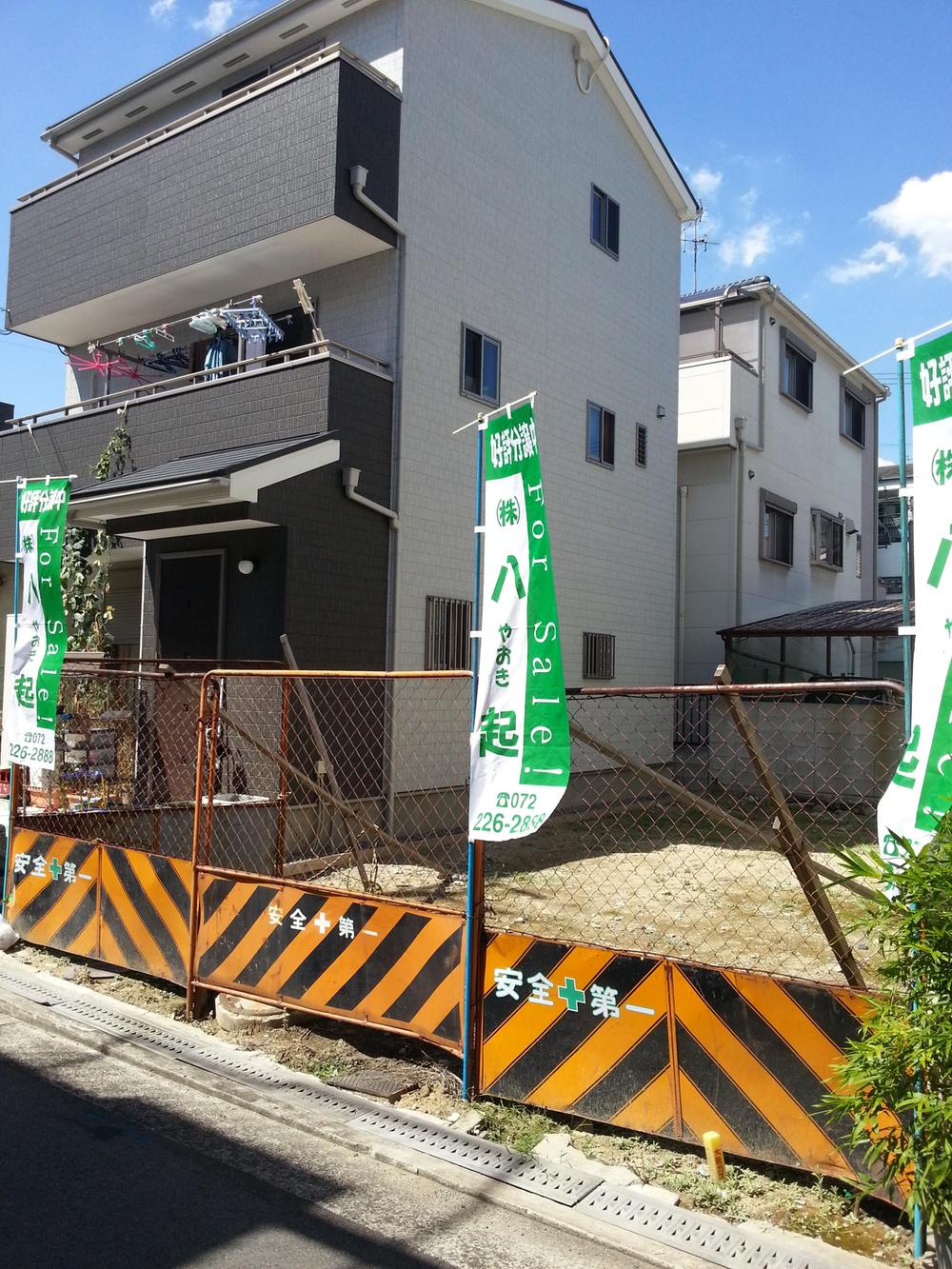 Local photos, including front road. Local (January 2013) Shooting