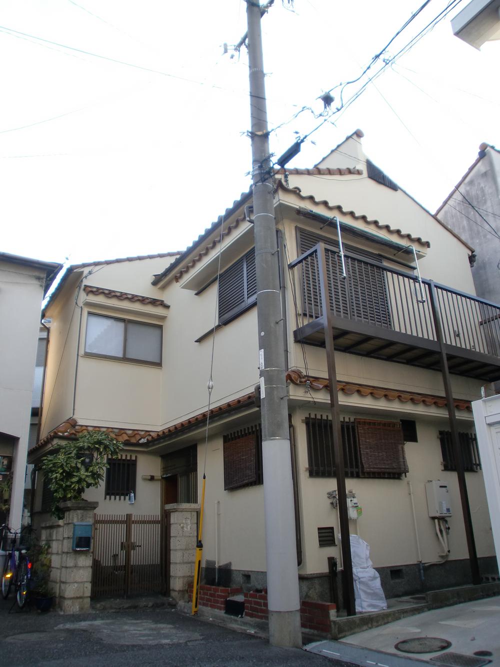 Local appearance photo. You can immediately guided by the renovation already.