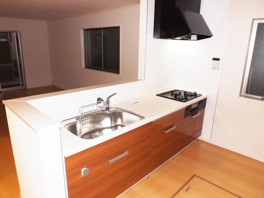 Kitchen. Local photo (kitchen) Slide storage, Water purification function shower faucet