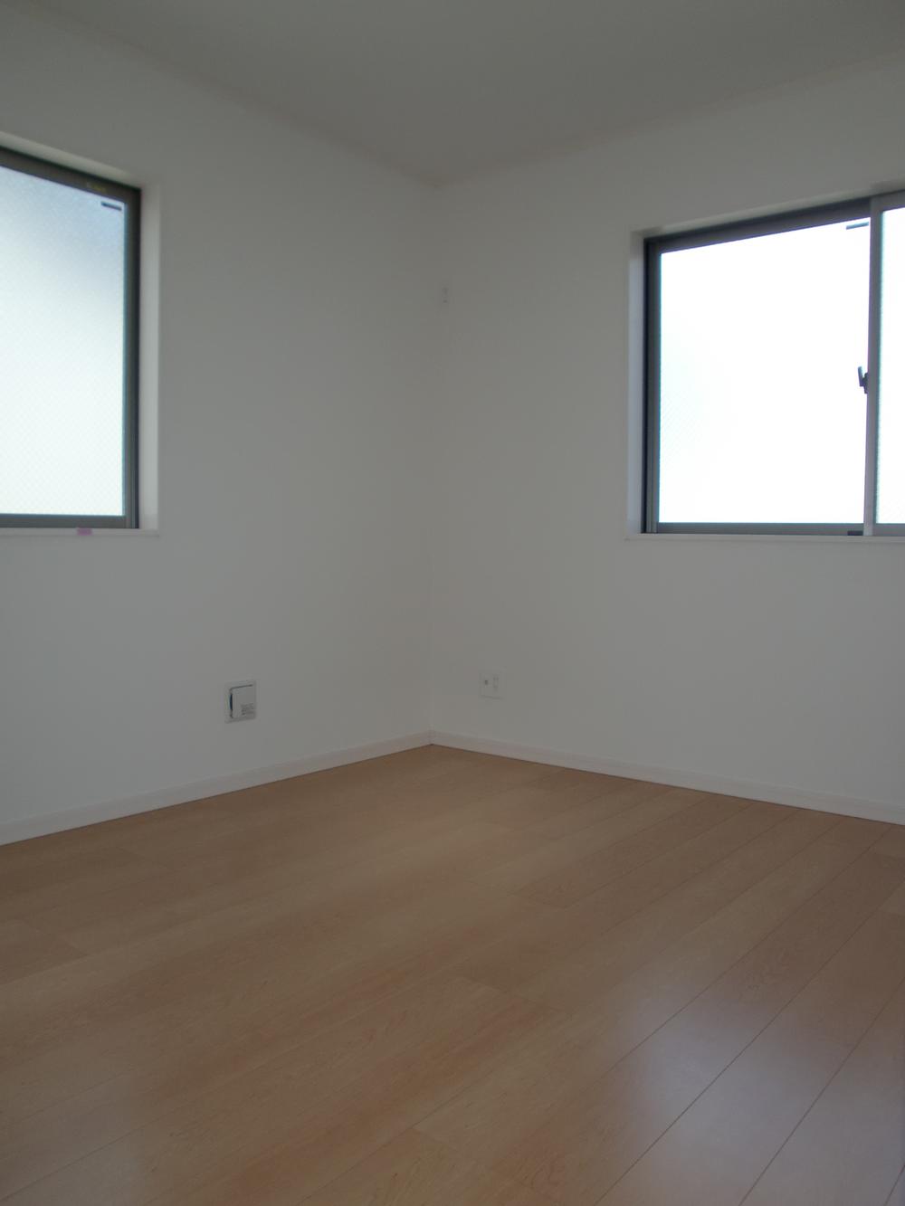 Non-living room. Each room is good per yang