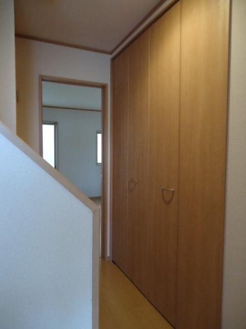 Receipt. 1 Building (first floor storage compartment)