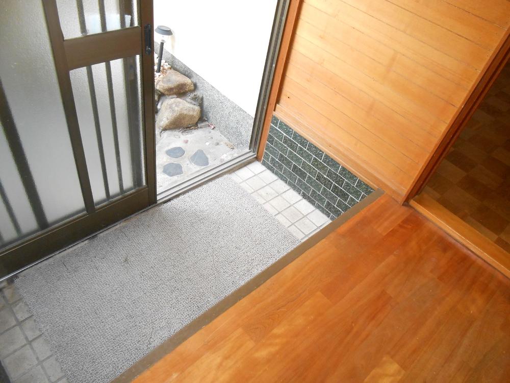 Entrance. Spacious entrance!