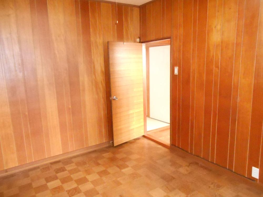 Non-living room. Guests slowly private time!