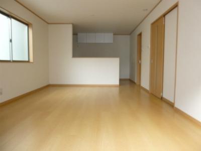 Living. Indoor (10 May 2013) Shooting It is a bright living on the south-facing