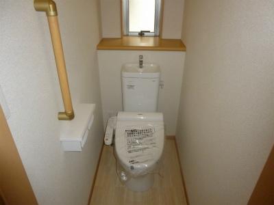 Toilet. Indoor (10 May 2013) Shooting