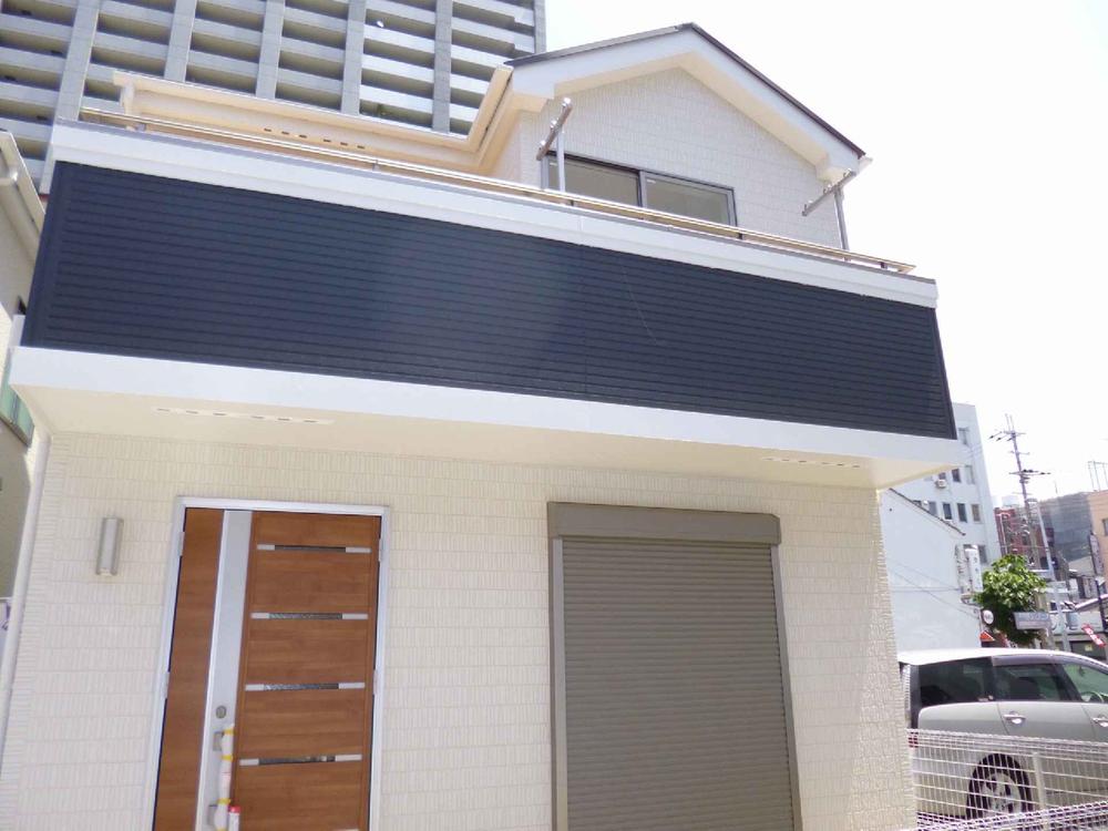 Same specifications photos (appearance). South-facing for sunny.