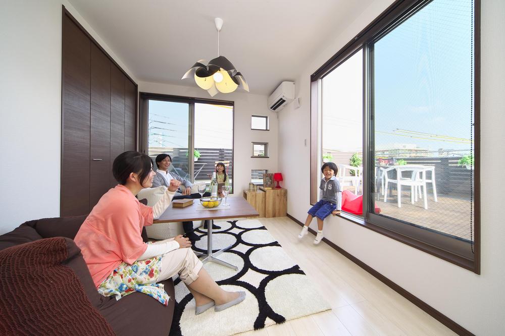 Non-living room. Available at "Plus One," "I wanted the other person room" Multi-Room. In addition to the living room, Den or hobby room, Guest room, etc., You can use for your lifestyle. Indoor (September 2013) Shooting