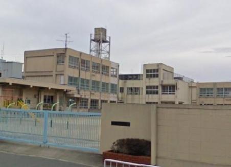 Primary school. Sakaishiritsu Kinryo until elementary school 521m
