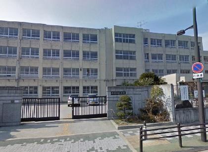 Junior high school. Sakaishiritsu Asakayama until junior high school 810m