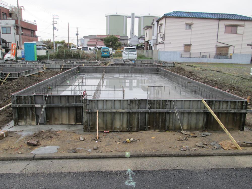 Local appearance photo. It is in the solid foundation work. There complete Models House.