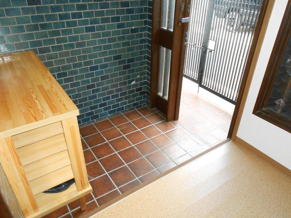 Entrance. Entrance spacious. 