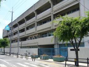 Junior high school. 810m to Sakai City Ryonishi junior high school