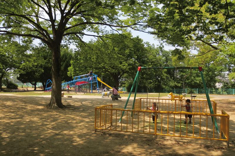 park. 900m until Asakayama park