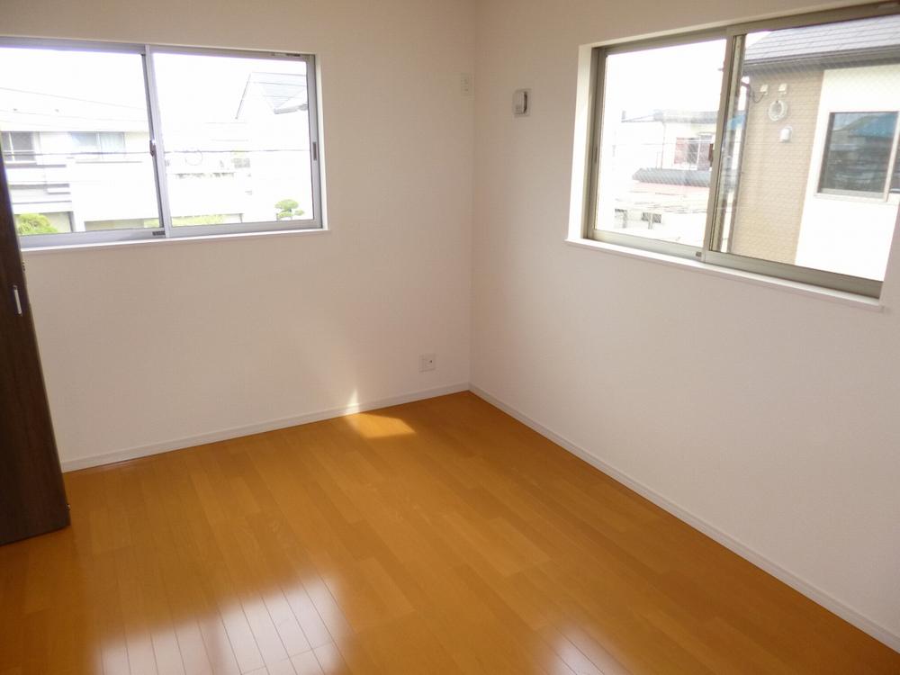 Same specifications photos (Other introspection). Each room, Receipt, It has been installed 2 Menmado.