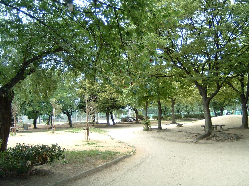 park. 450m until Asakayama park