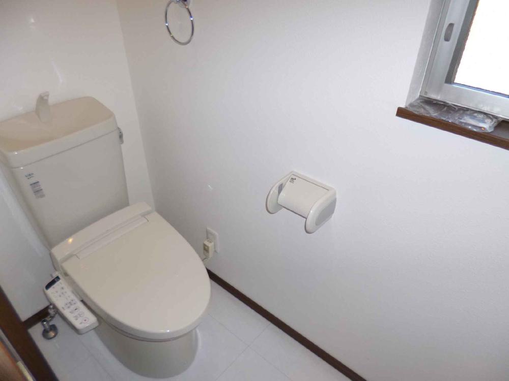 Toilet. We offer a bidet with a toilet on the second floor. It is convenient!