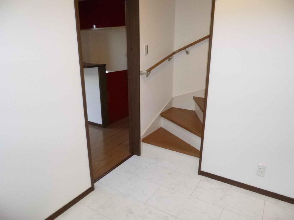 Entrance. Corridor of marble is us with bright good impression the whole house immediately entered from the front door ☆